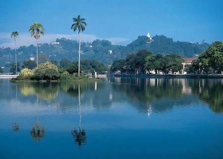 Kandy Lake